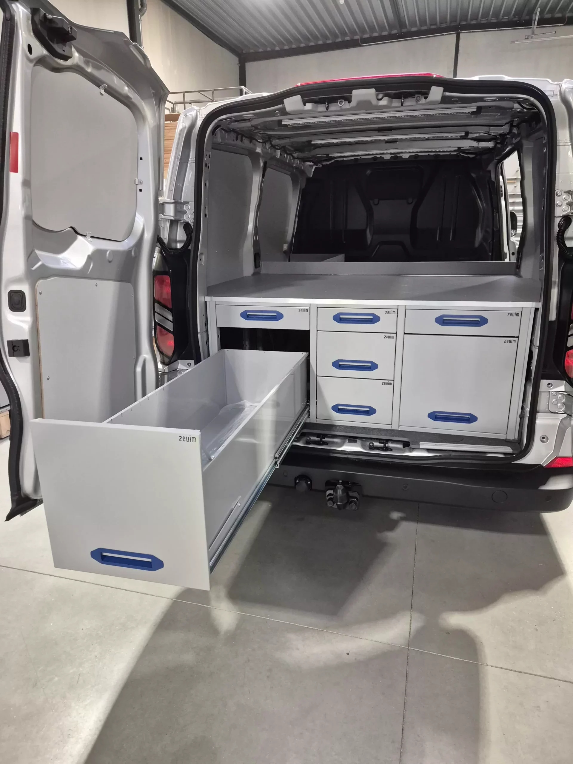 Bodemladesystemen voor bestelwagens door Mexxcon