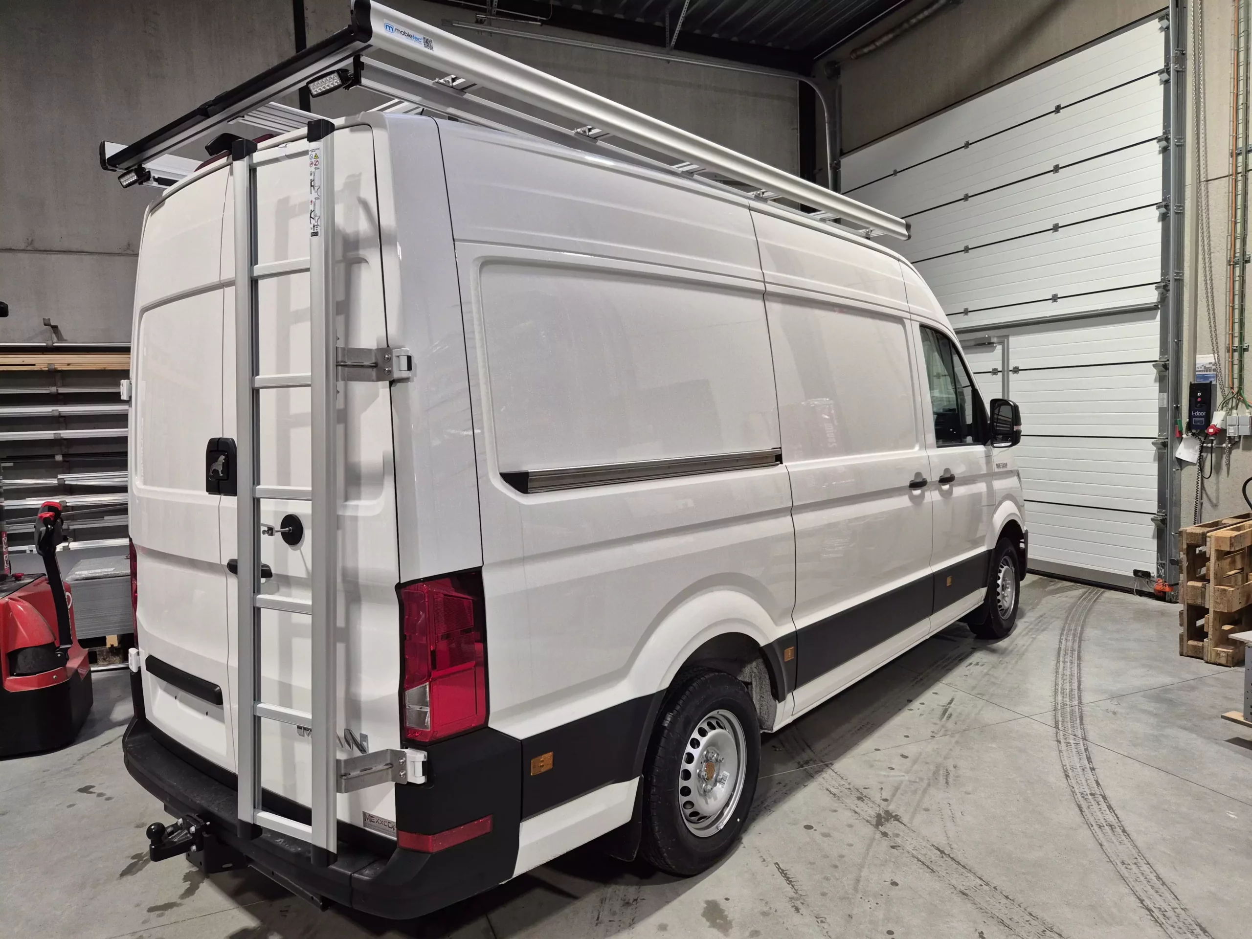 Laddder en portbagage montage voor bestelwagens